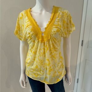 Testament Women's short sleeve top, Yellow Size M